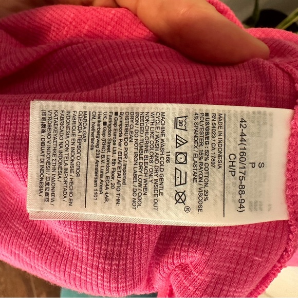 NWT GAP Essential Rib Turtleneck T-Shirt fuchsia SMALL - Picture 12 of 12